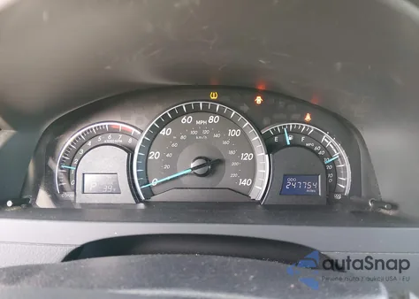 2013 Toyota Camry Xle z USA, uszkodzony, nr VIN 4T4BF1FK2DR320572